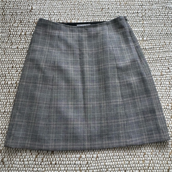 Aritzia Babaton Classic Mini Skirt - Picture 1 of 3